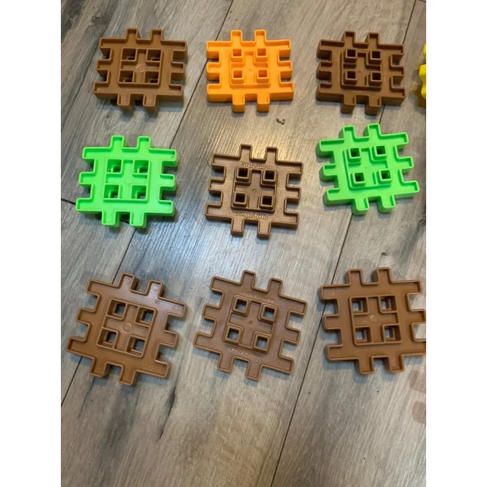 21 Pcs Little Tykes 3211G Waffle Barn Silo Replacement Blocks Brown Green Orange